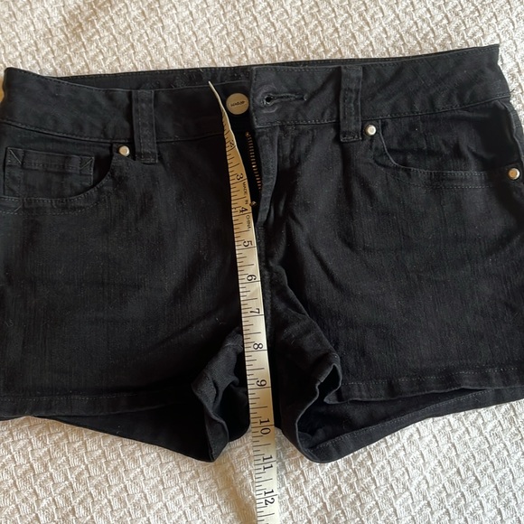 Black denim shorts - Picture 3 of 7